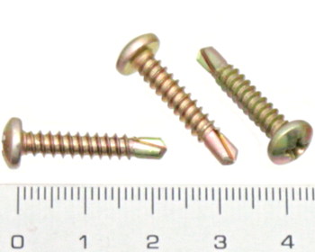 Pan head self drilling screw 22mm